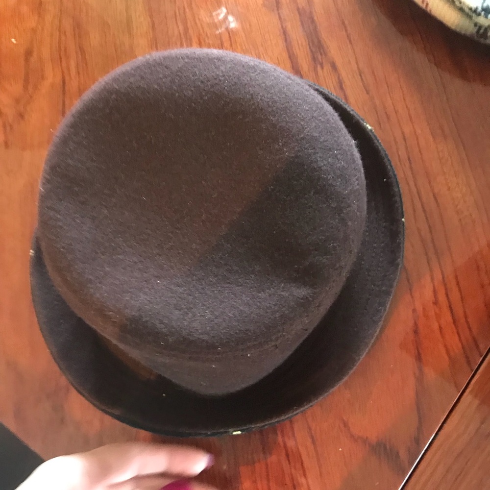 Burberry hat - Picture 3 of 3